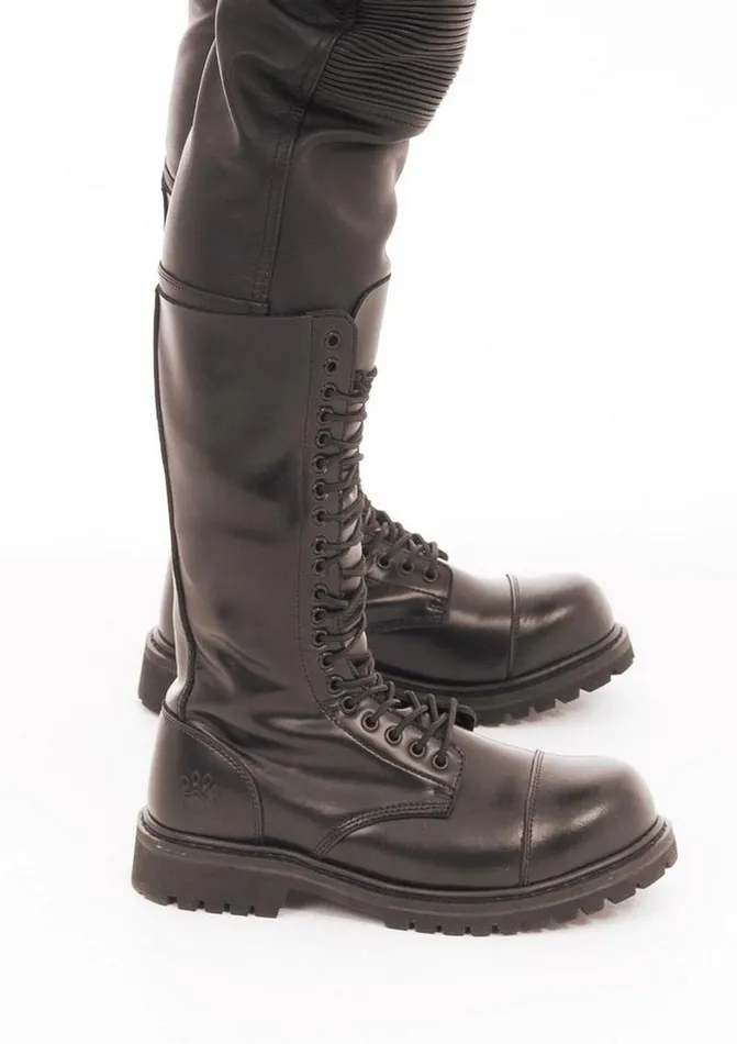 Prowler Red 20 Hole Boot Uk 8 Prowler RED Vibrators