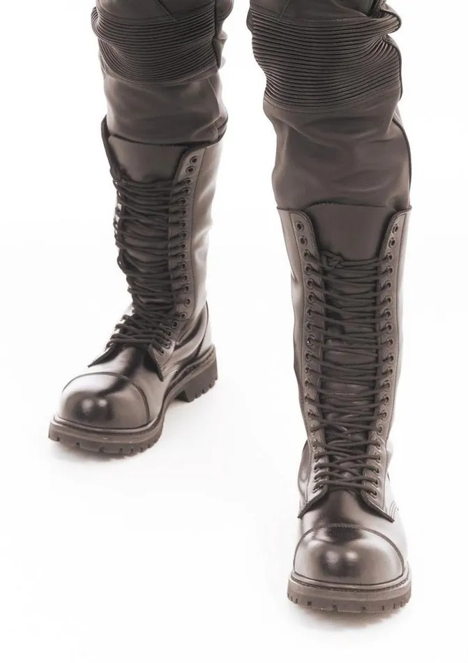 Prowler Red 20 Hole Boot Uk 8 Prowler RED Vibrators